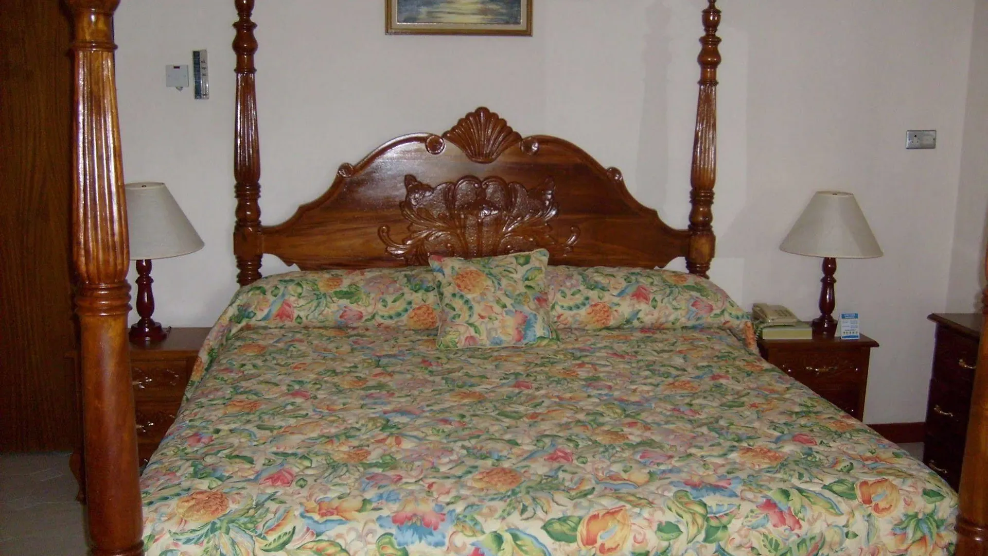 **  Seacrest Beach Hotel Priory Jamaica